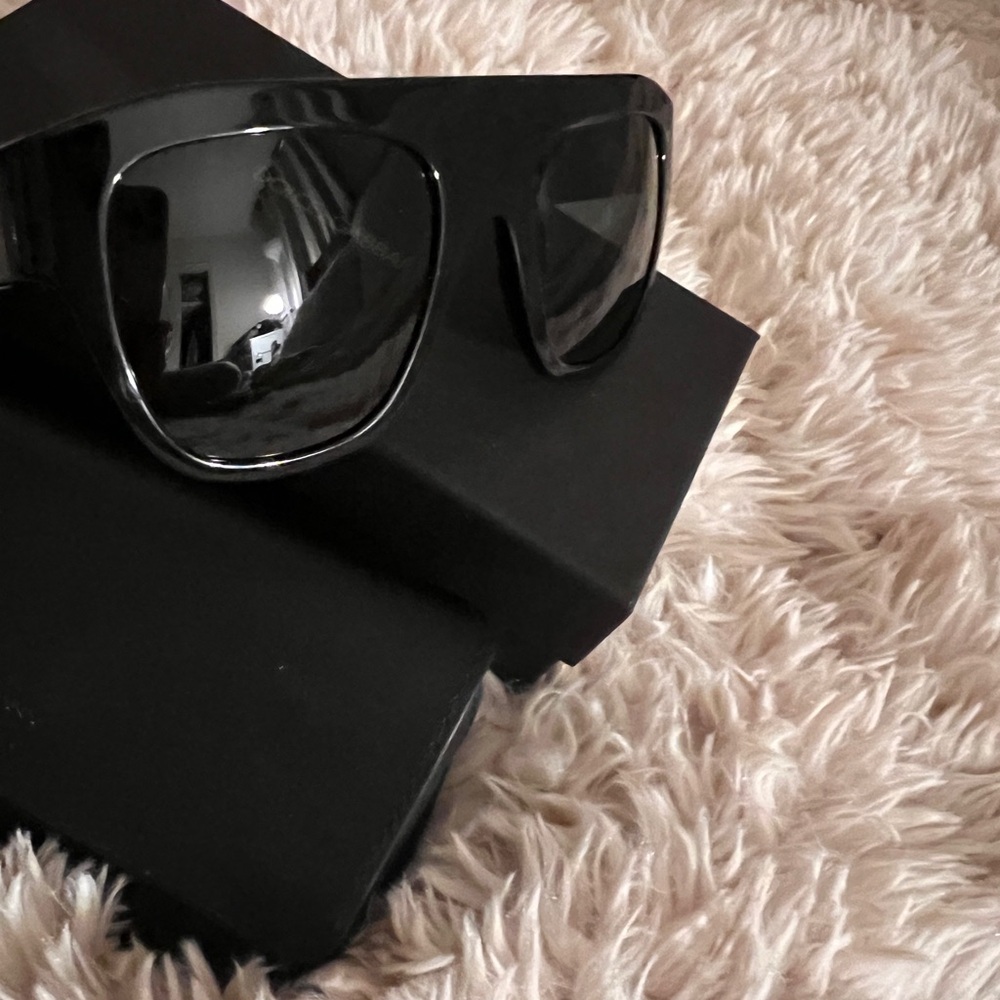 Dolce & Gabbana Black and Gold Sunglasses NEW!!! - Picture 4 of 5